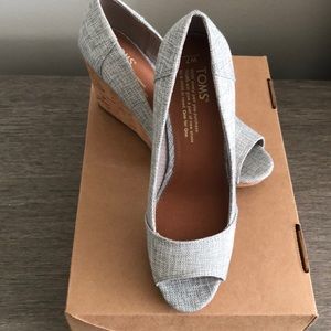 New Toms Stella Peep Toe Wedge Pump